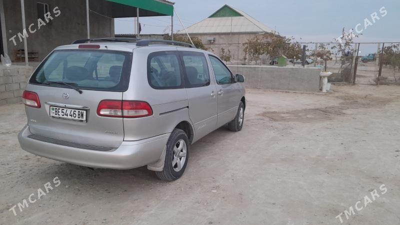 Toyota Sienna 2002 - 200 000 TMT - Etrek - img 1