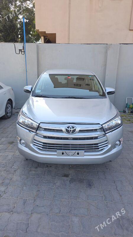 Toyota Innova 2023 - 290 000 TMT - Мары - img 1