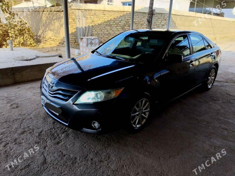 Toyota Camry 2011 - 200 000 TMT - Мары - img 1