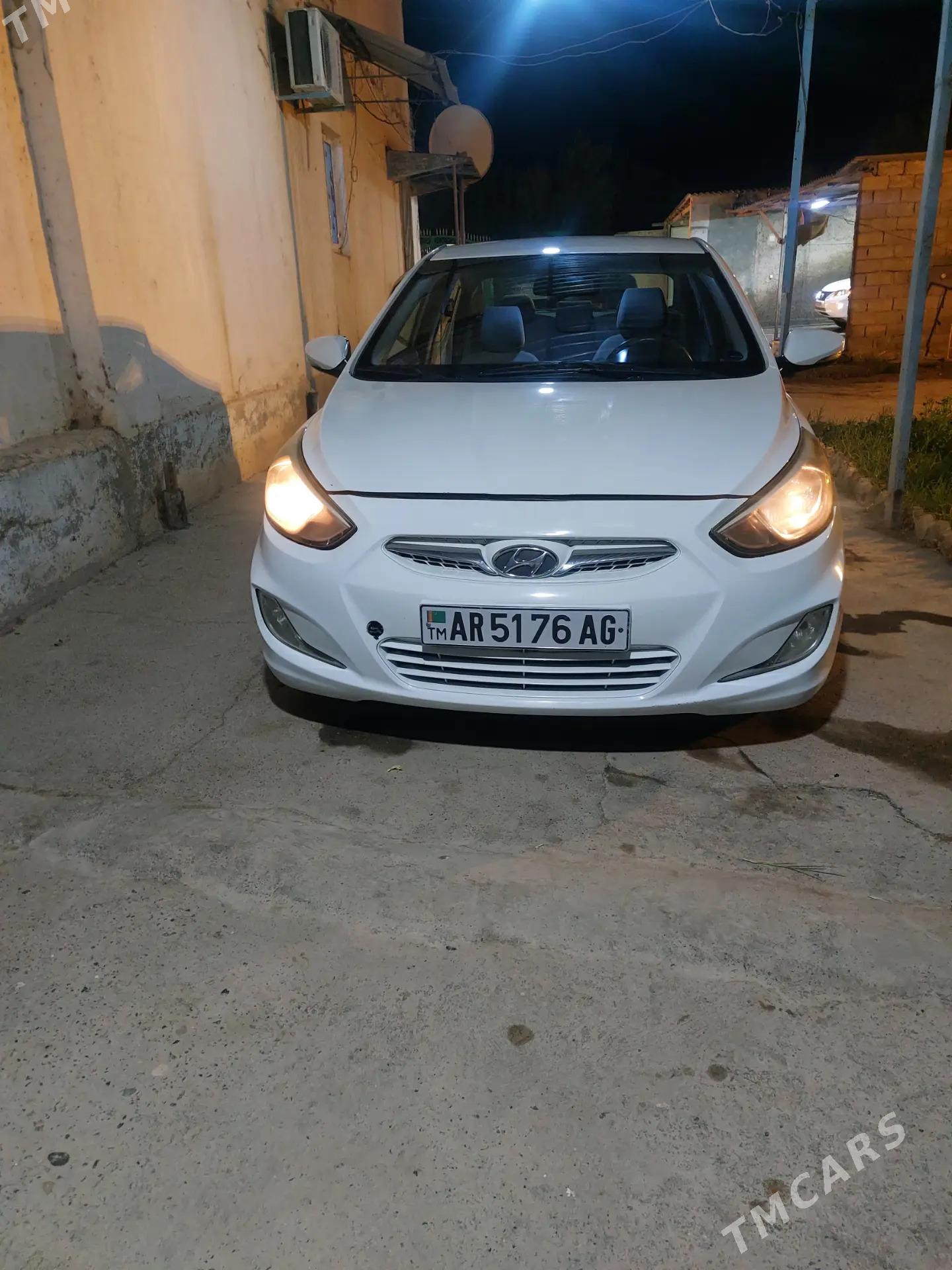 Hyundai Accent 2011 - 190 000 TMT - Яшлык - img 1