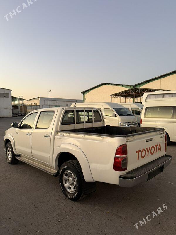 Toyota Hilux 2014 - 270 000 TMT - Ашхабад - img 1