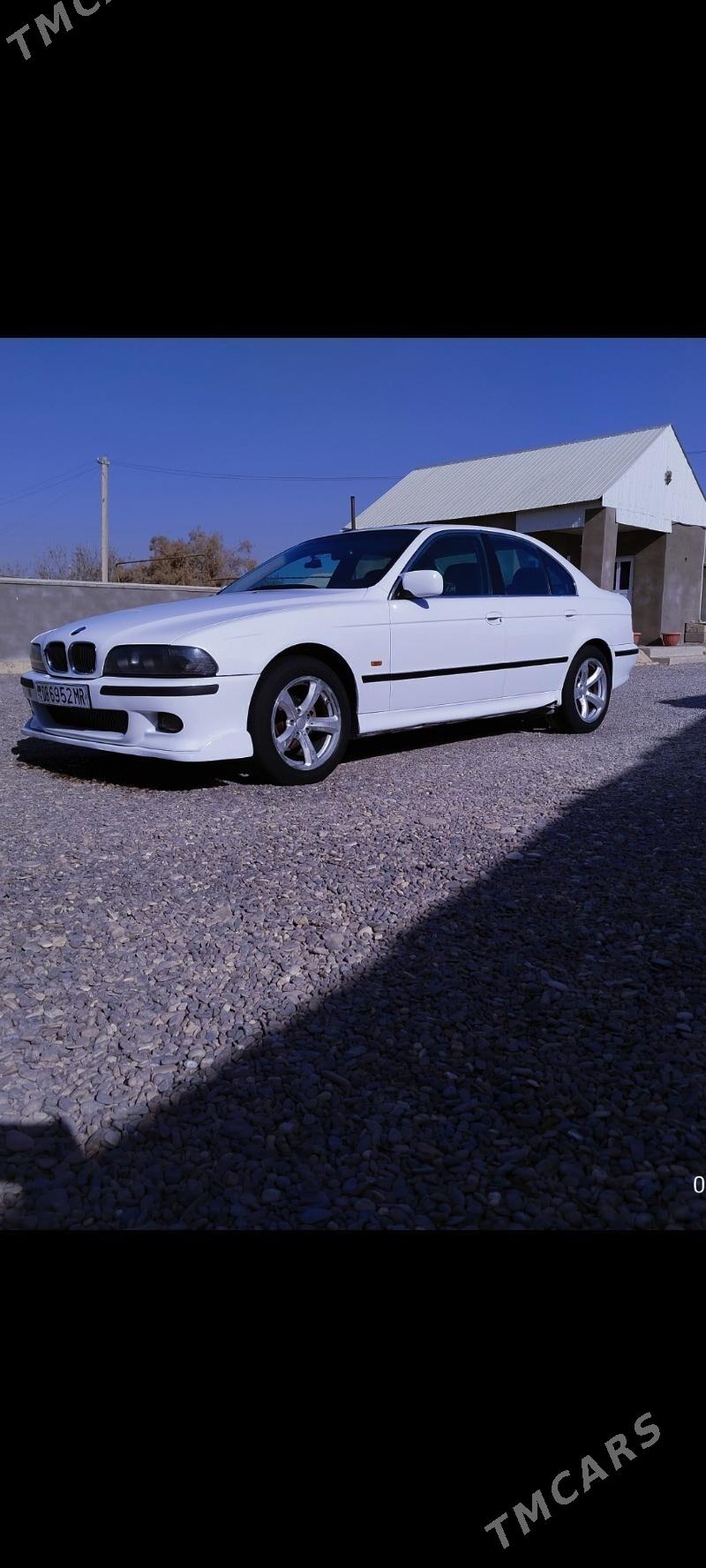 BMW E39 1997 - 100 000 TMT - Тагтабазар - img 1