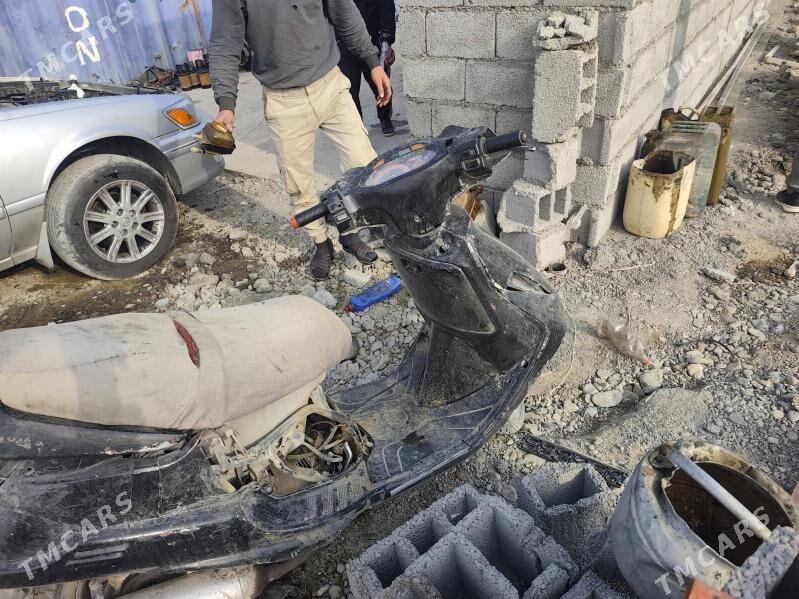 Yamaha Artistic 2005 - 1 800 TMT - Kaka - img 1