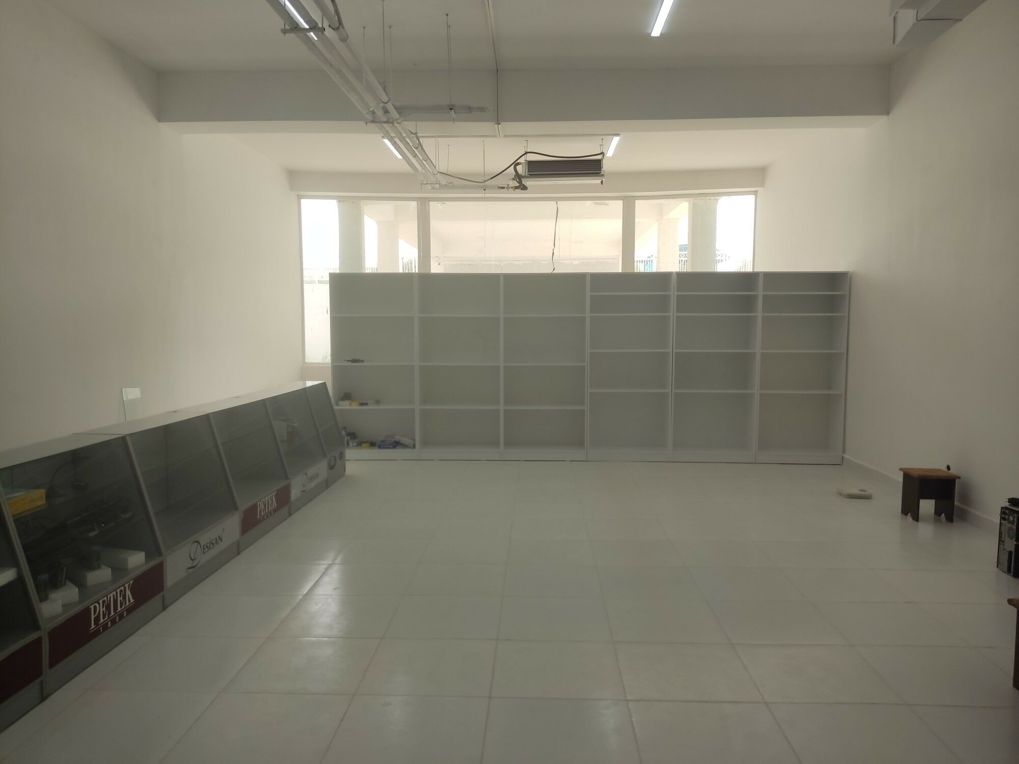 Polka, witrina, kassa stol - Aşgabat - img 1