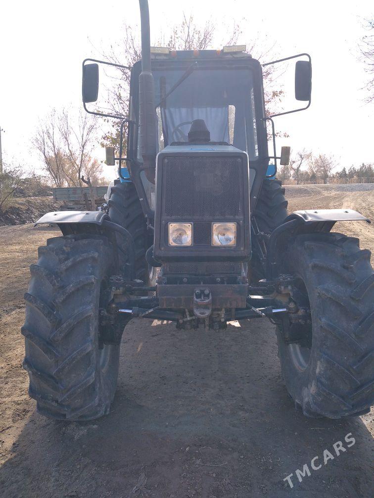 MTZ 82 2009 - 400 000 TMT - Garagum etraby - img 1