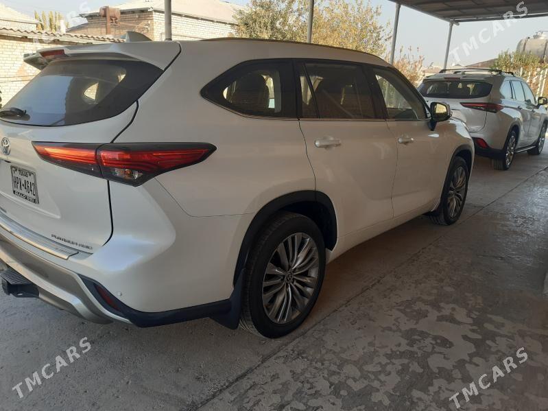 Toyota Highlander 2021 - 673 000 TMT - Мары - img 1