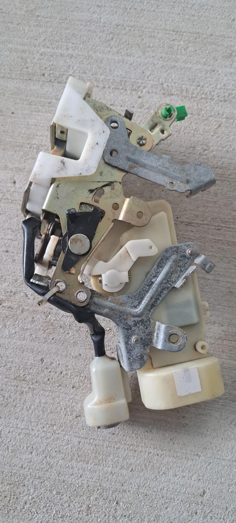 Zamok 500 TMT - Ýaşlyk - img 1