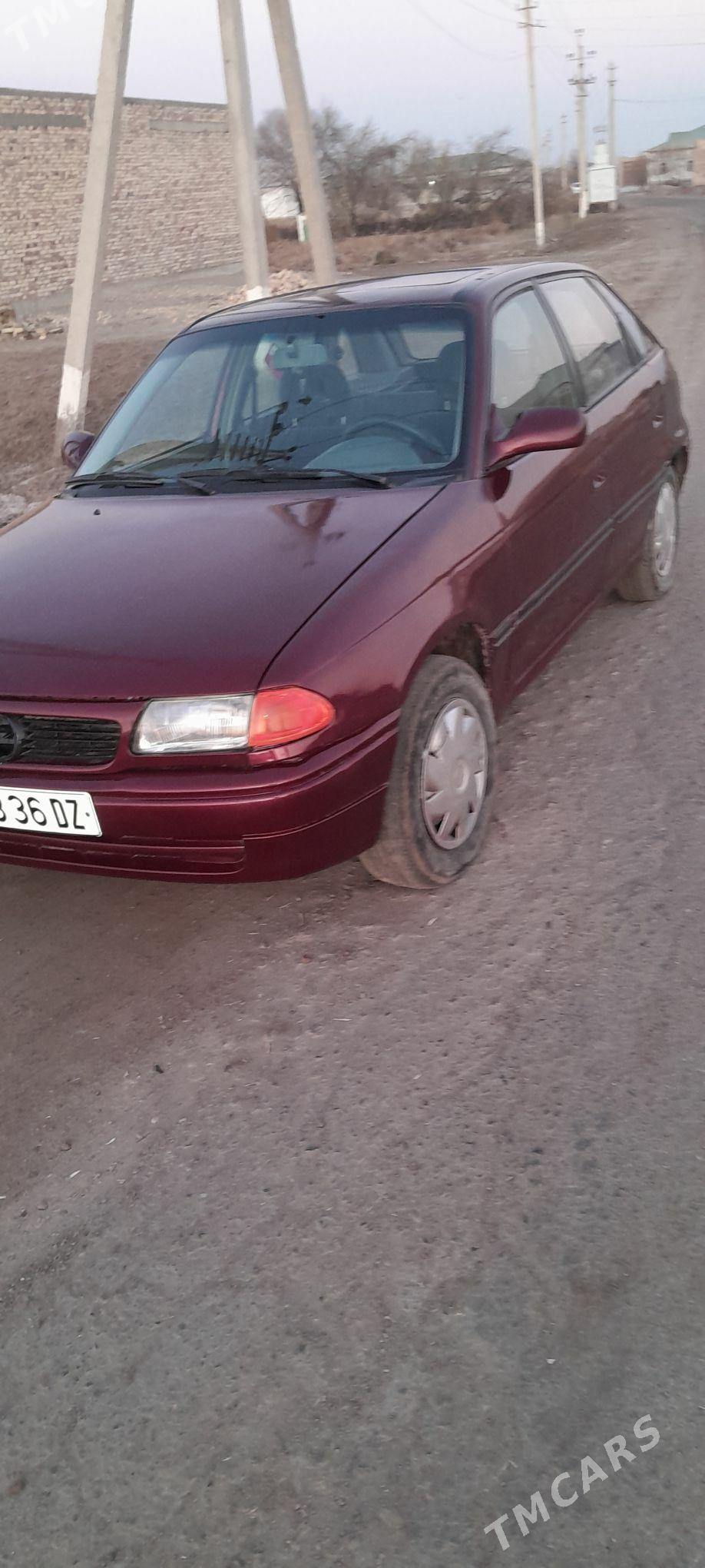 Opel Astra 1992 - 33 000 TMT - Губадаг - img 1