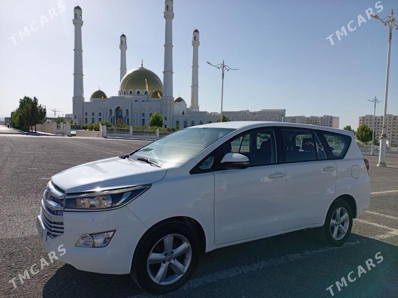 Toyota Innova 2022 - 300 000 TMT - Ашхабад - img 1