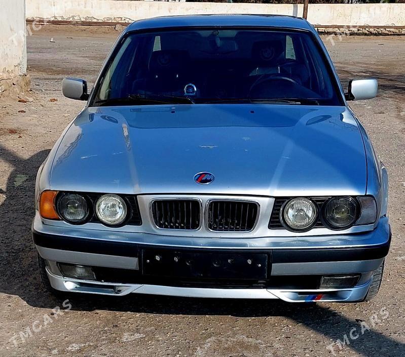 BMW M5 1995 - 100 000 TMT - Койтендаг - img 1