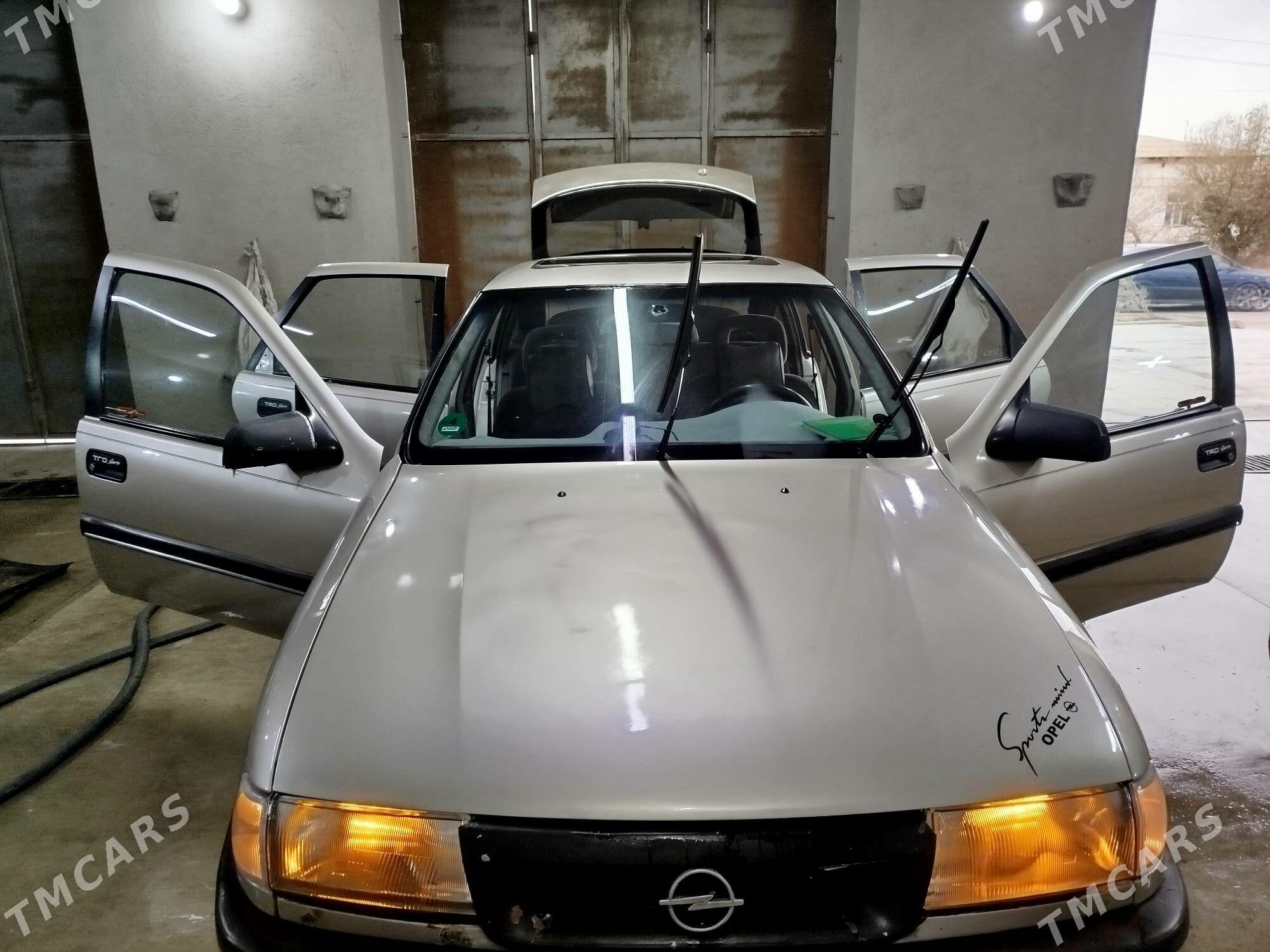 Opel Vectra 1993 - 40 000 TMT - Дашогуз - img 1