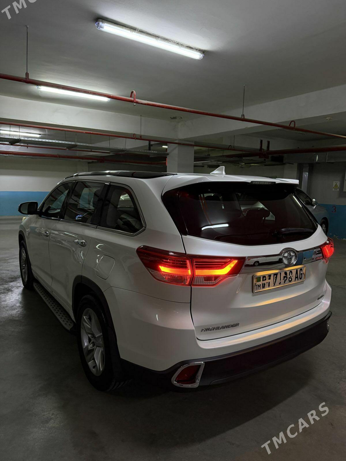 Toyota Highlander 2018 - 520 000 TMT - Aşgabat - img 1