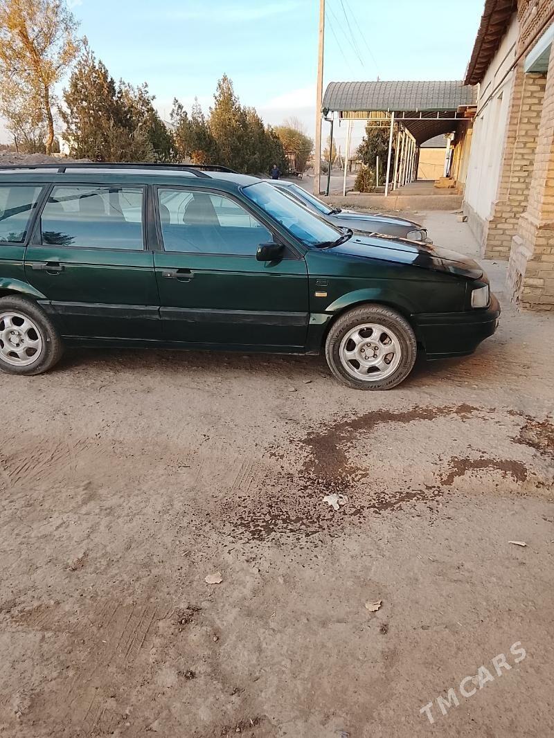 Volkswagen Passat 1993 - 20 000 TMT - Gurbansoltan Eje - img 1