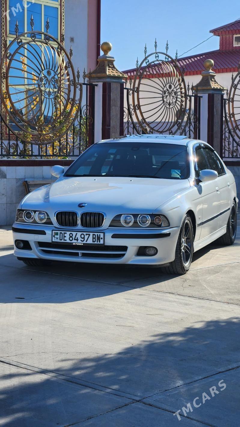 BMW E39 2002 - 185 000 TMT - Gyzylarbat - img 1