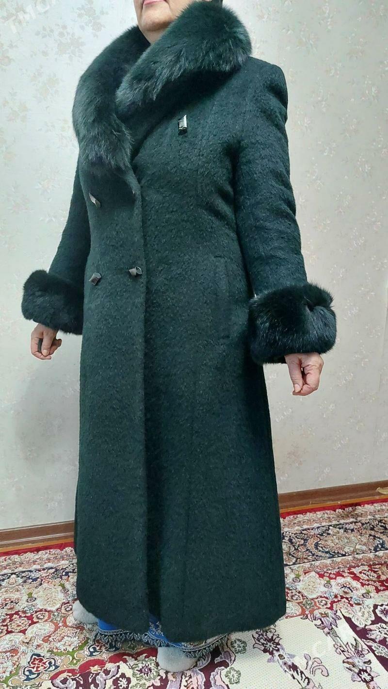 пальто из ламы с песцом - 3 mkr - img 1