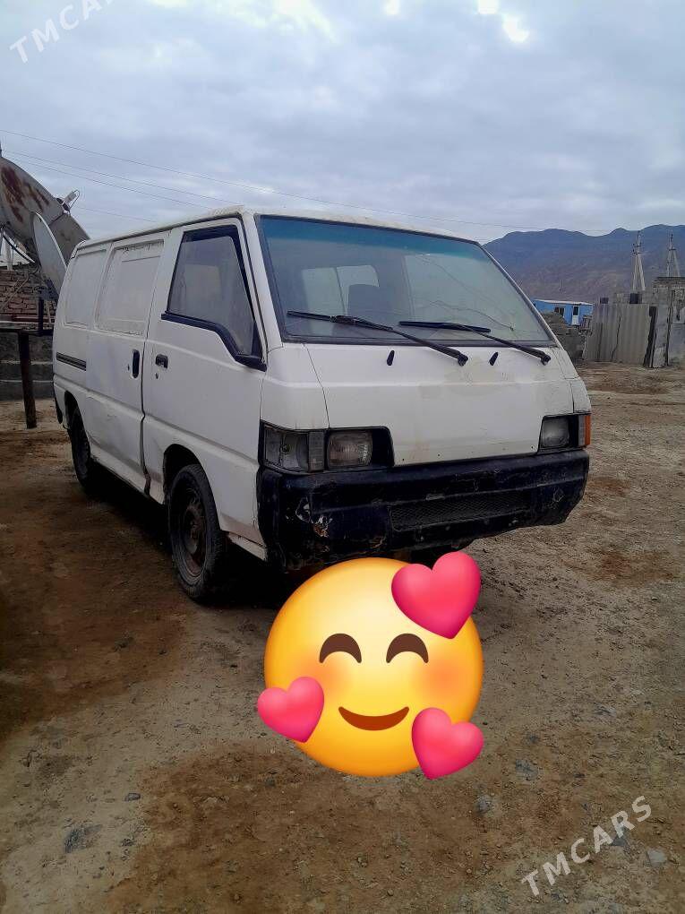 Toyota Hiace 1995 - 15 000 TMT - Bereket - img 1