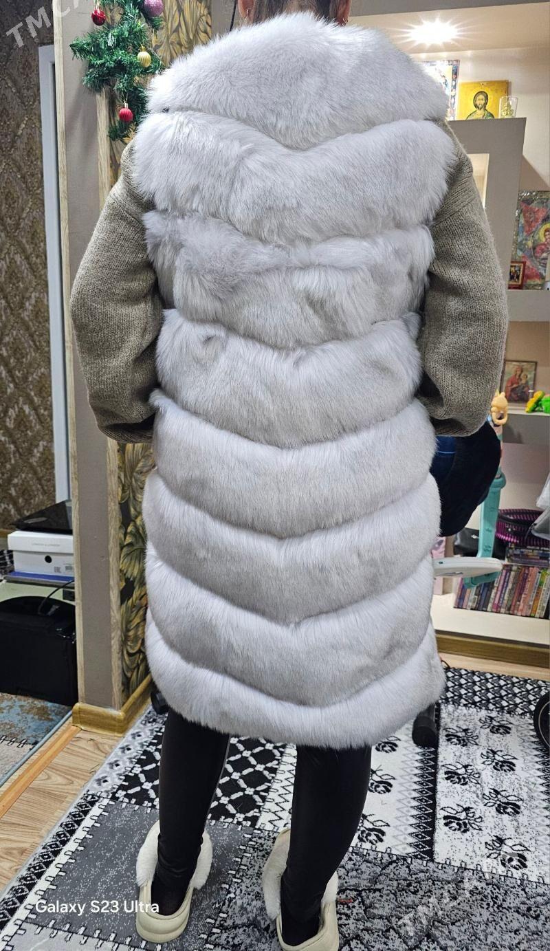 Шубка безрукавка - 5 mkr - img 1