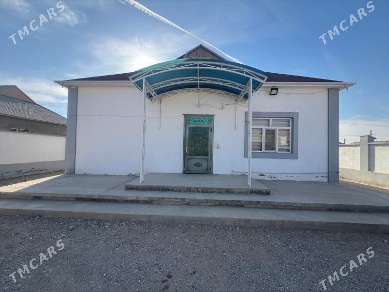 Satlyk jay Nebitci 18 kv - Балканабат - img 1