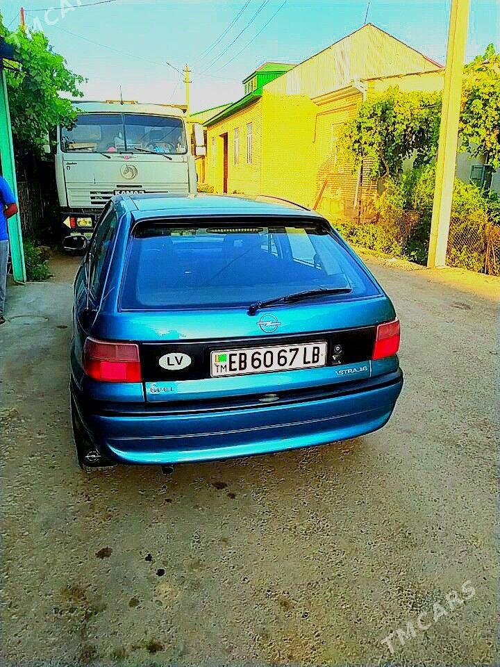 Opel Astra 1993 - 60 000 TMT - Фарап - img 1