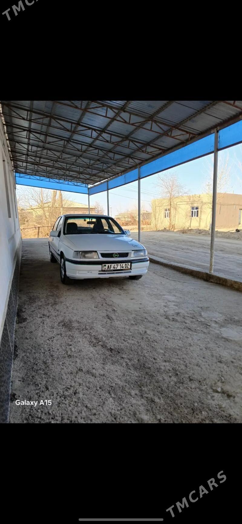 Opel Vectra 1992 - 36 000 TMT - Губадаг - img 1
