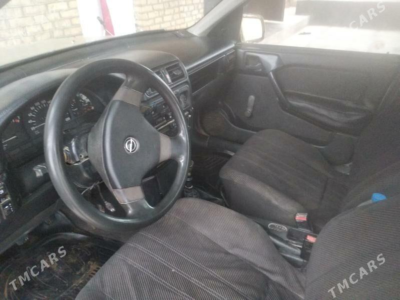 Opel Vectra 1992 - 25 000 TMT - Мары - img 1
