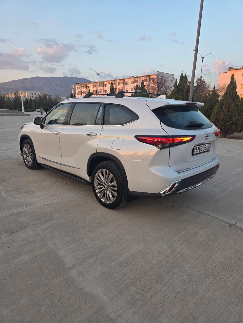 Toyota Highlander 2022 - 624 000 TMT - Бузмеин ГРЭС - img 3