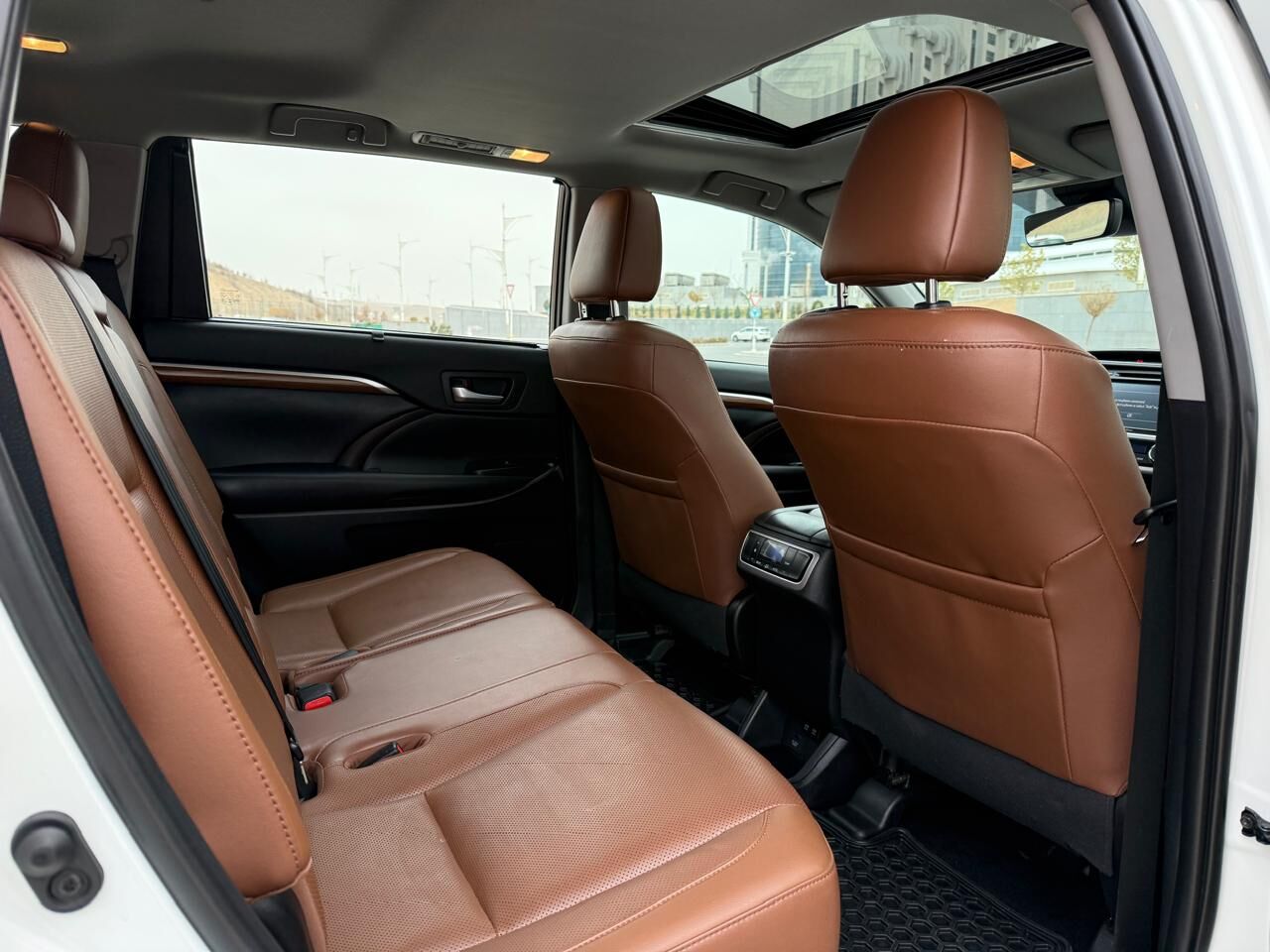 Toyota Highlander 2019 - 628 000 TMT - Ашхабад - img 1