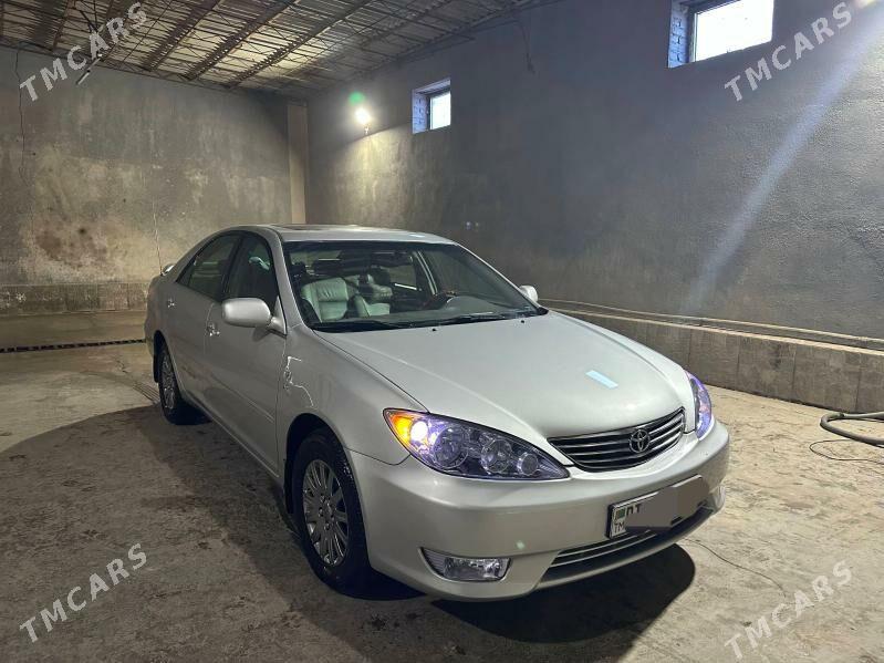 Toyota Camry 2005 - 240 000 TMT - Dänew - img 1