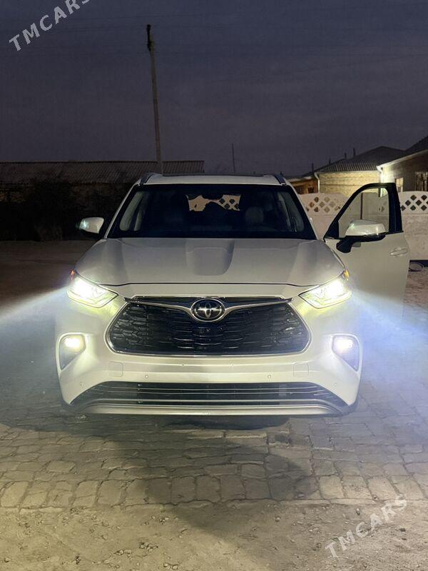Toyota Highlander 2021 - 570 000 TMT - Мары - img 1