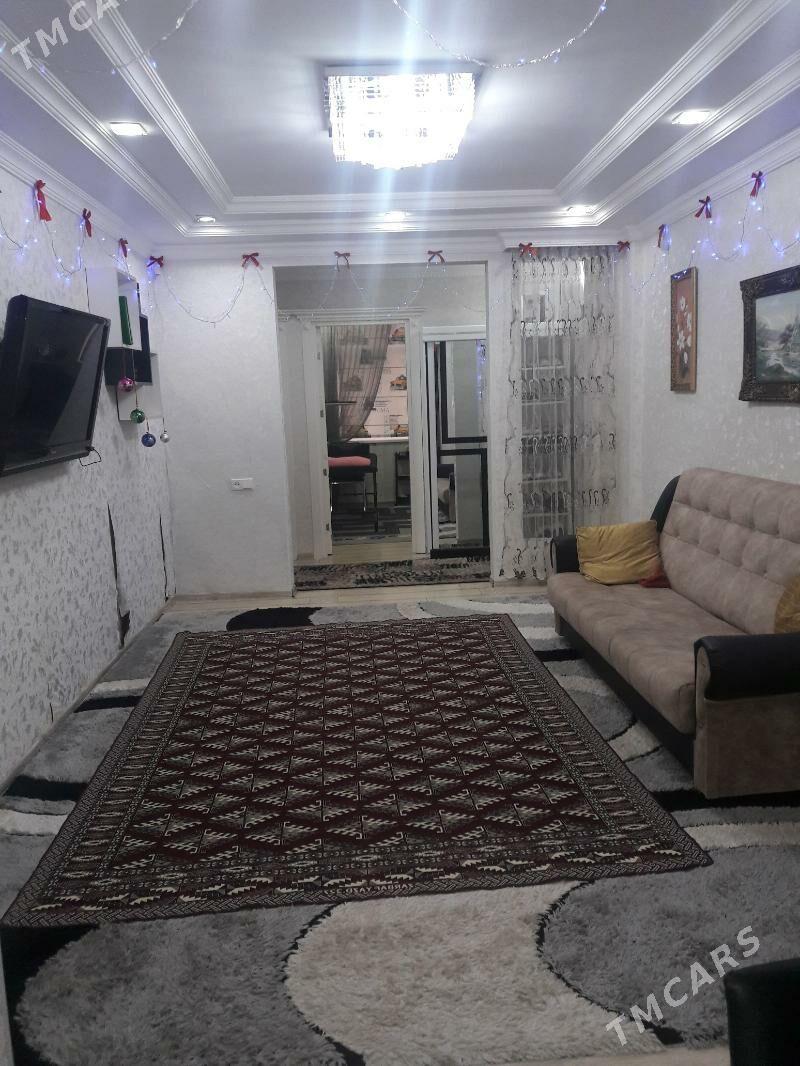 68-квр 3-этж 3-ком - Türkmenbaşy - img 1