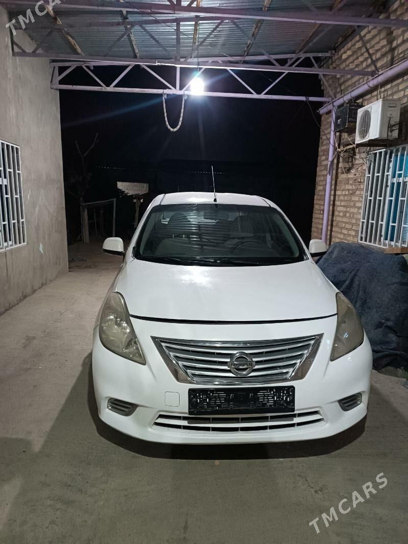 Nissan Versa 2012 - 85 000 TMT - Бахарден - img 1