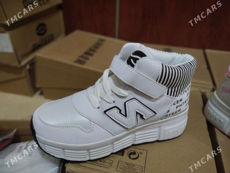 rolik krasowka - Podwoýski köç. (Bitarap Türkmenistan şaýoly) - img 1