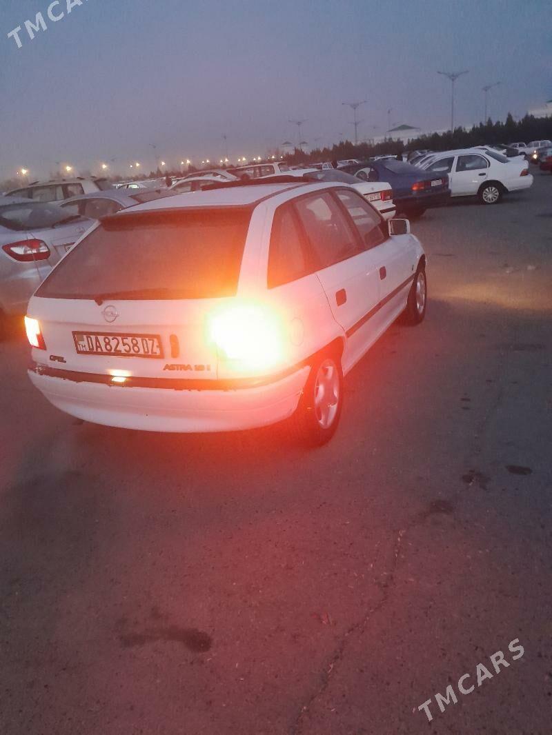 Opel Astra 1994 - 70 000 TMT - Акдепе - img 1