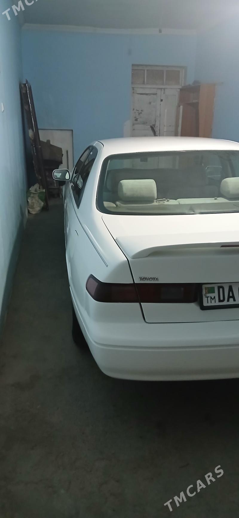 Toyota Camry 1998 - 140 000 TMT - Акдепе - img 1