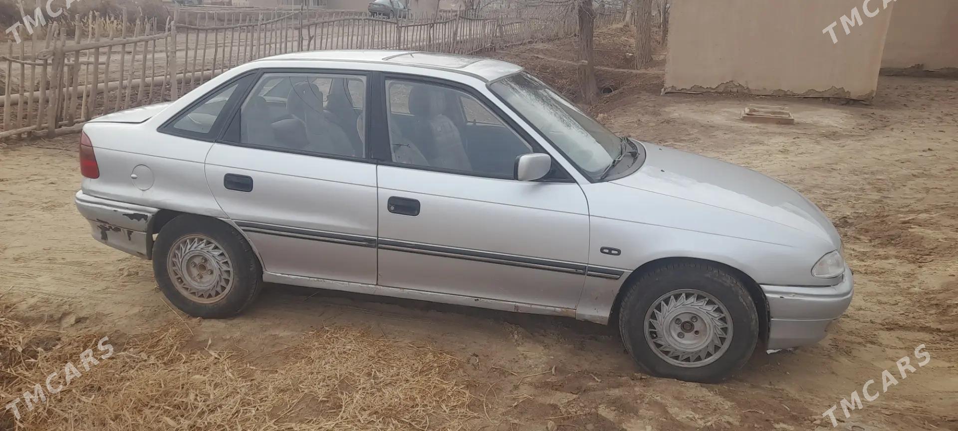 Opel Astra 1993 - 40 000 TMT - етр. Туркменбаши - img 1