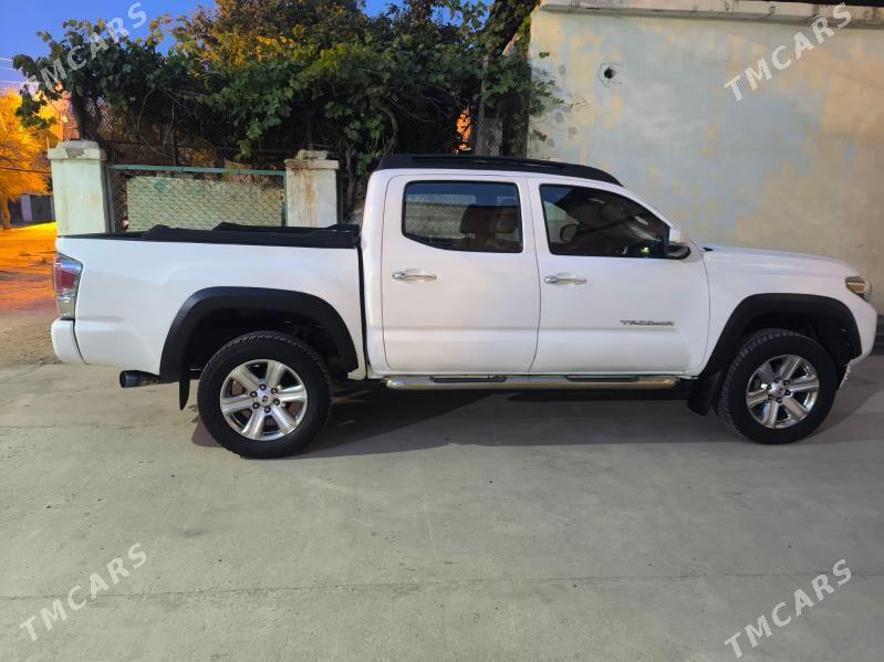 Toyota Tacoma 2016 - 320 000 TMT - Балканабат - img 1