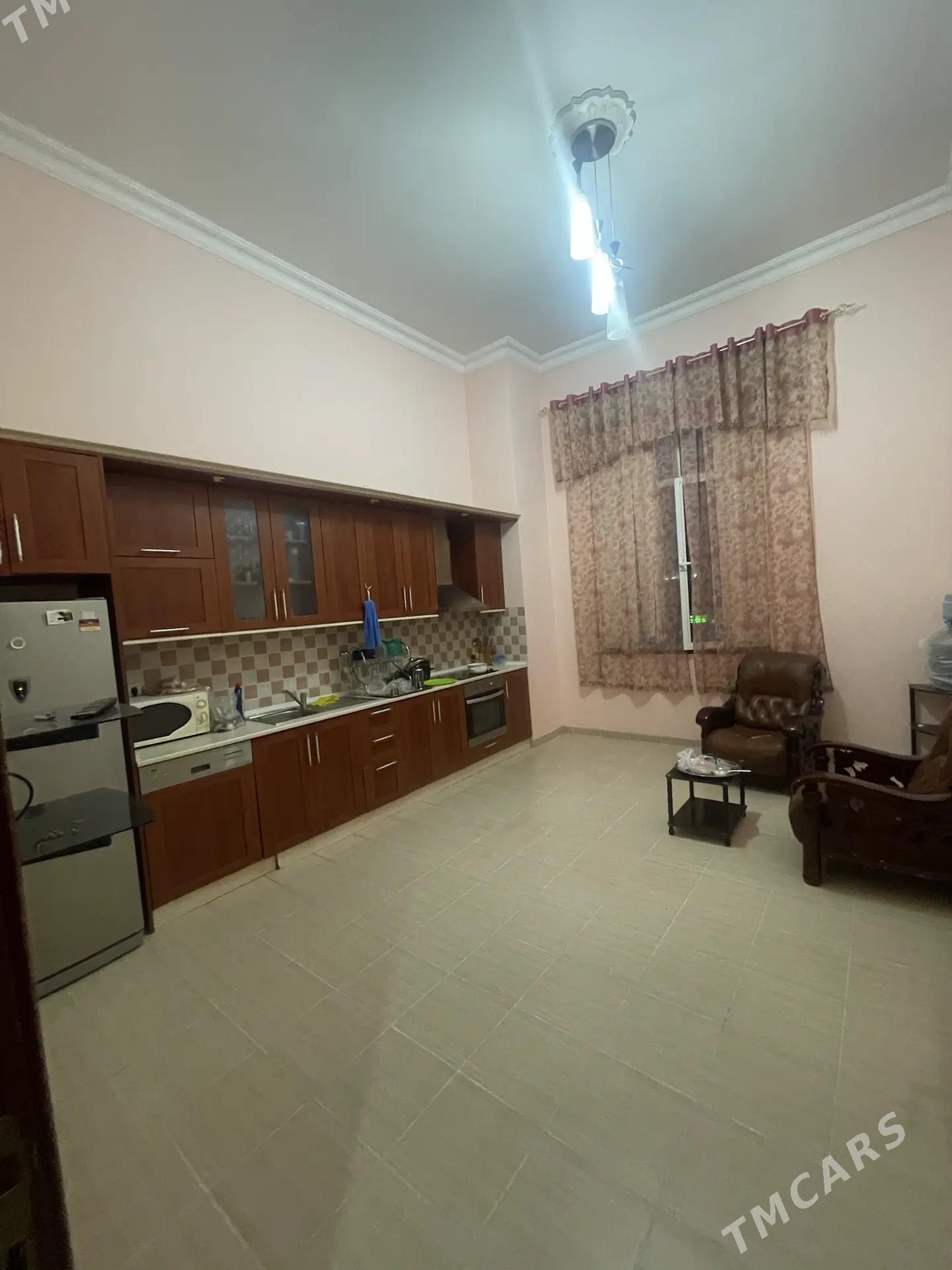 ЭЛИТ! "БЕРКАРАР"3 ком-164м² - ул. Московская (10 йыл абаданчылык ш.) - img 1