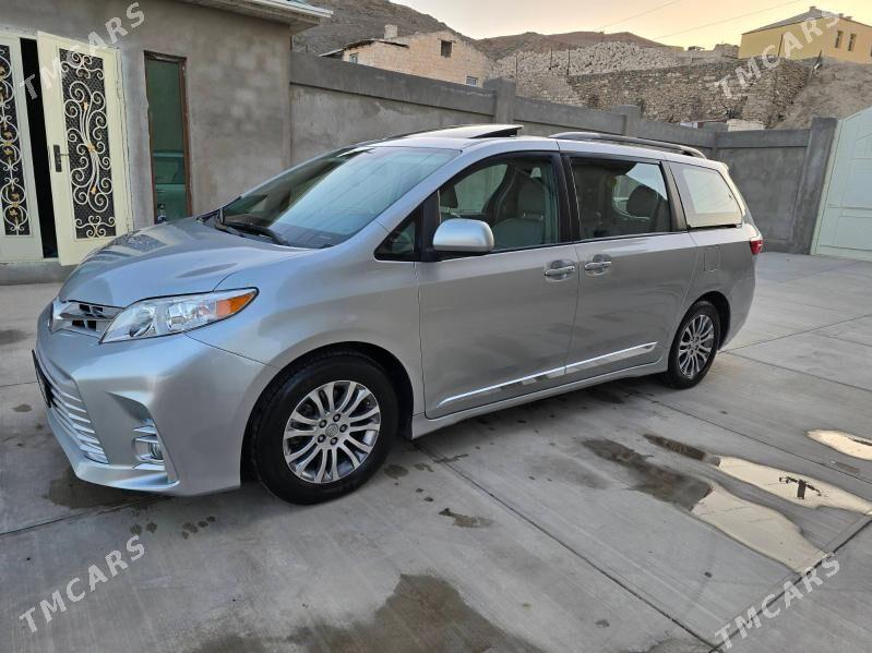 Toyota Sienna 2019 - 430 000 TMT - Туркменбаши - img 1
