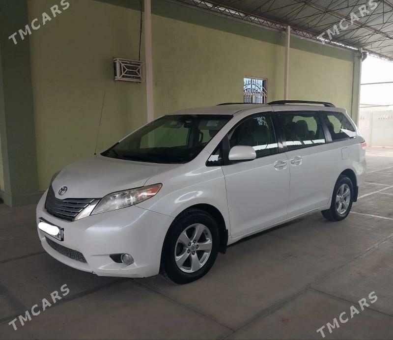Toyota Sienna 2011 - 310 000 TMT - Мары - img 1