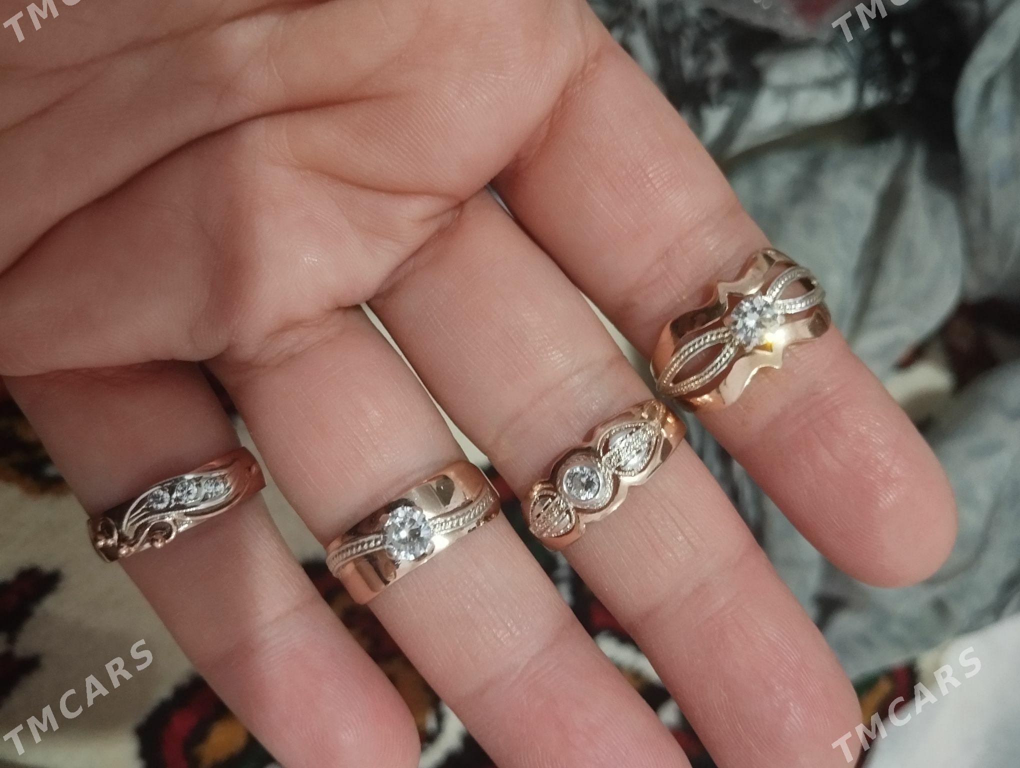 gyzyl yuzuk - Büzmeýin - img 1