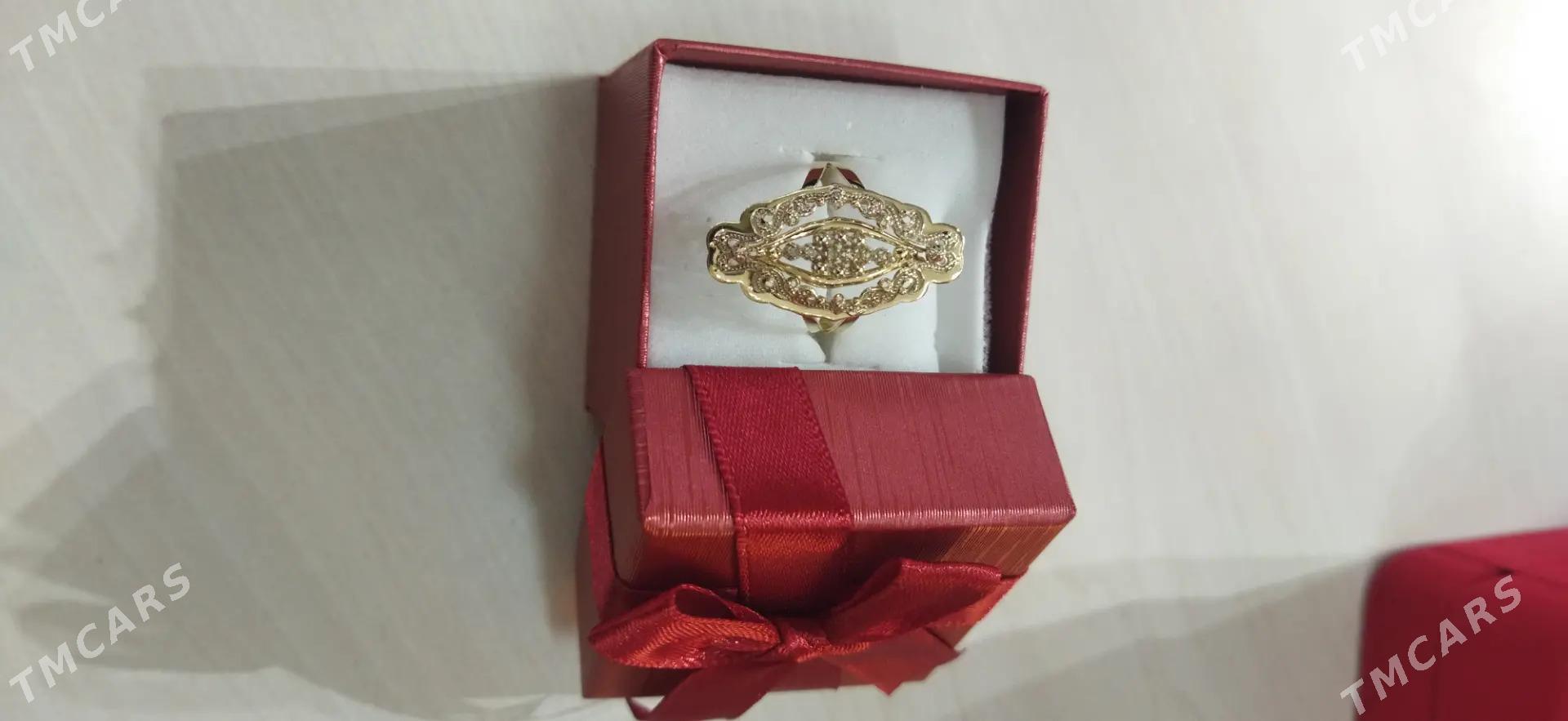 gyzyl yuzuk - Büzmeýin - img 1