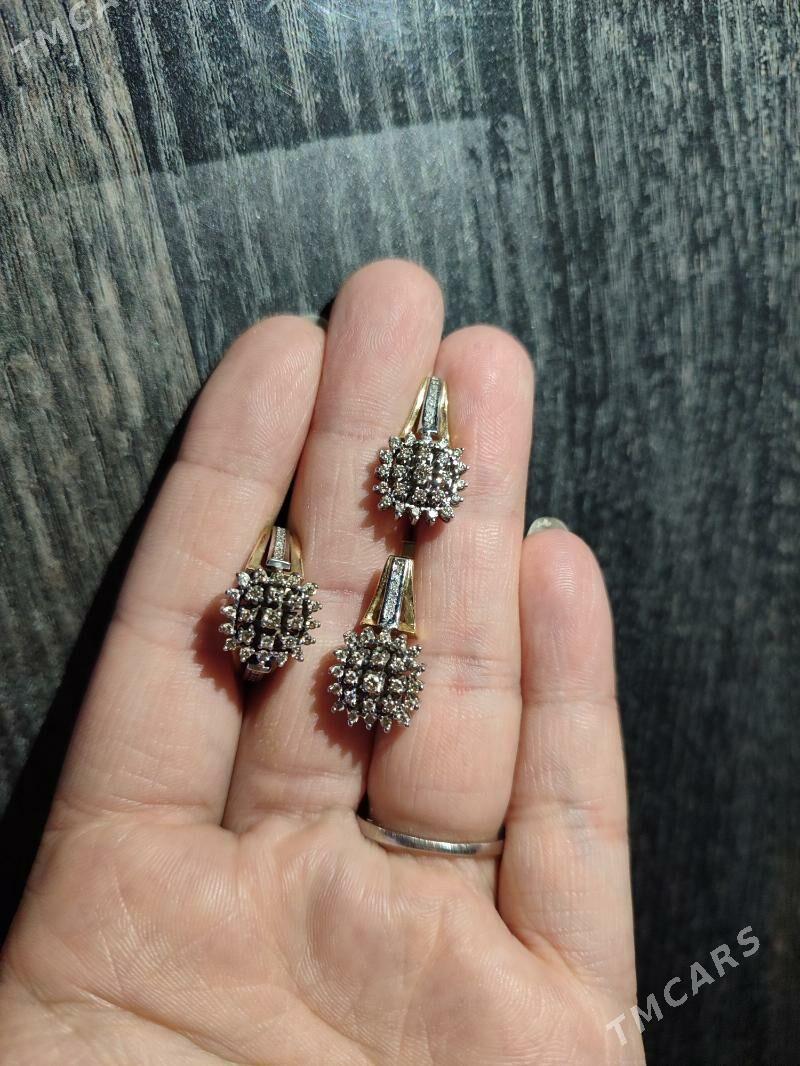 gyzyl/золото - Büzmeýin - img 1