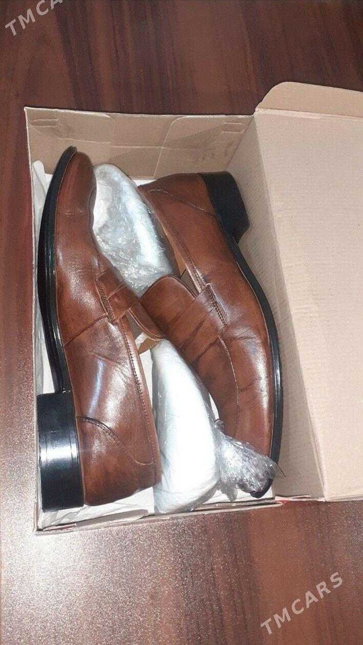 KÖWÜŞ Razmer 42. - Baýramaly - img 1