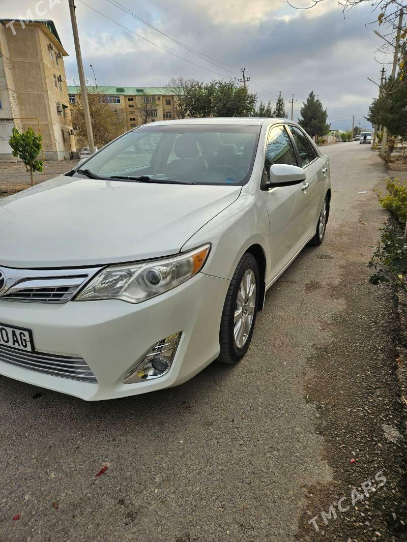 Toyota Camry 2014 - 240 000 TMT - Бузмеин - img 1