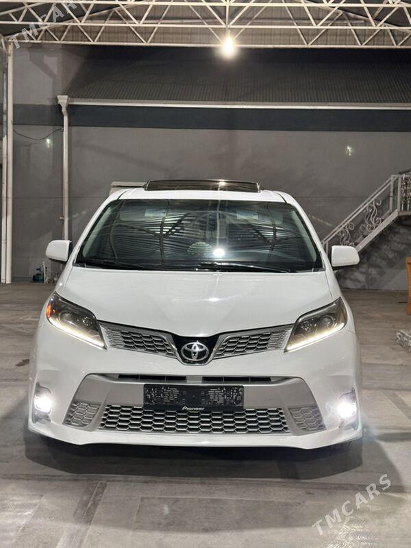 Toyota Sienna 2017 - 400 000 TMT - Мары - img 1