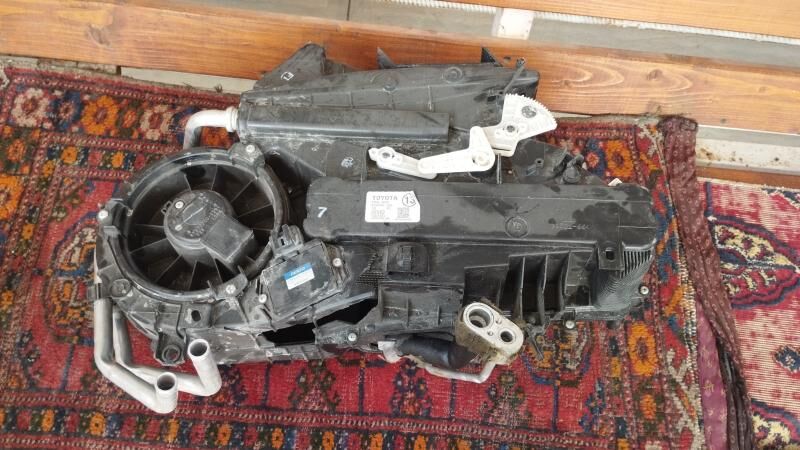 Toyota Sienna 1 000 TMT - Ашхабад - img 1