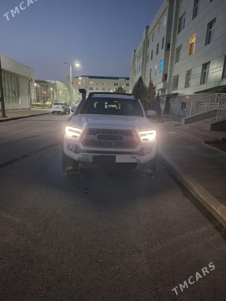 Toyota Tacoma 2018 - 355 000 TMT - Ашхабад - img 1