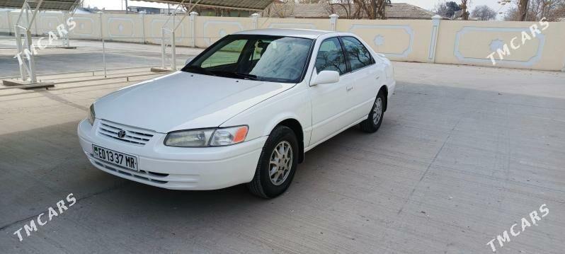 Toyota Camry 1998 - 130 000 TMT - Байрамали - img 1
