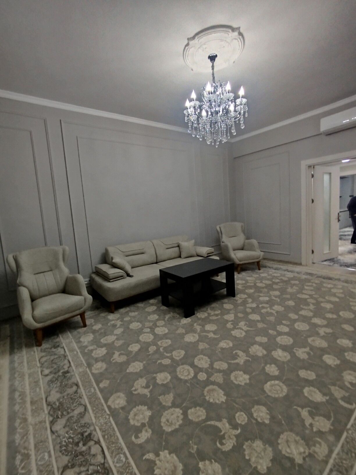 Arenda jay - Gurtly - img 1