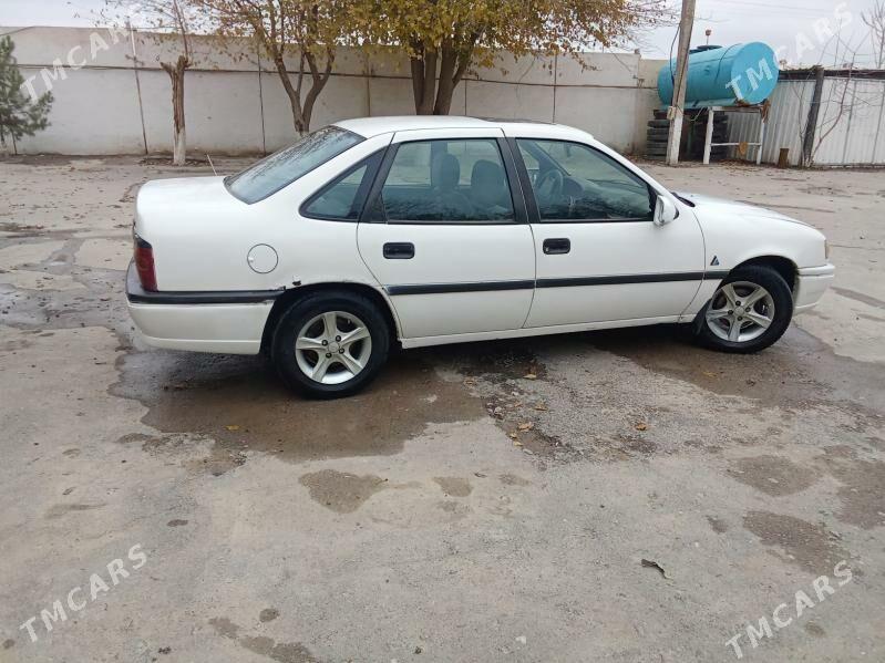 Opel Vectra 1994 - 35 000 TMT - Бахарден - img 1